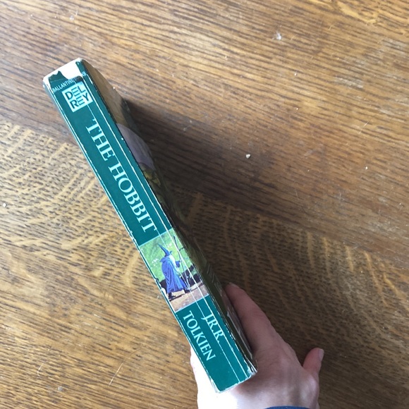 “The hobbit” novel book By J.R.R. Tolkien - Picture 2 of 11